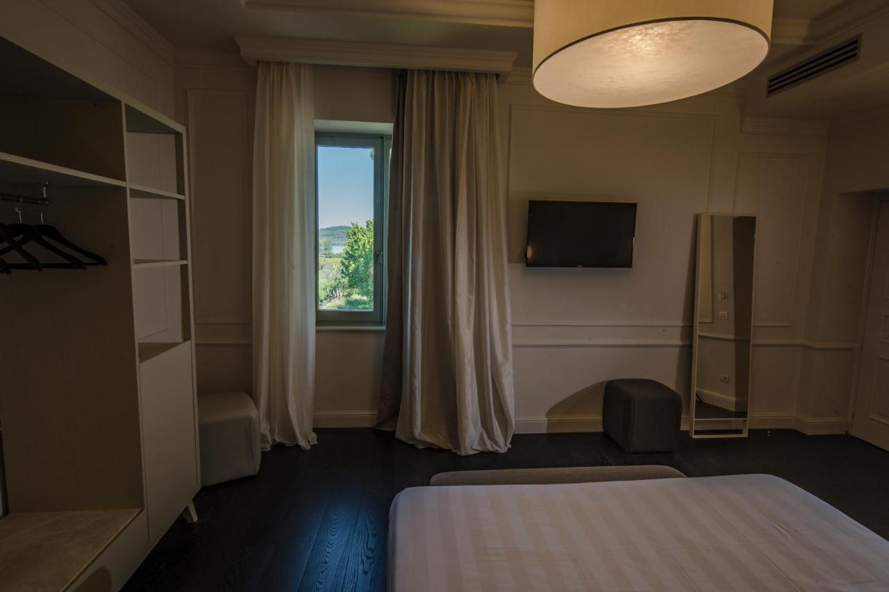 Isola Polvese Resort กัสติลโยเน เดล ลาโก ภายนอก รูปภาพ