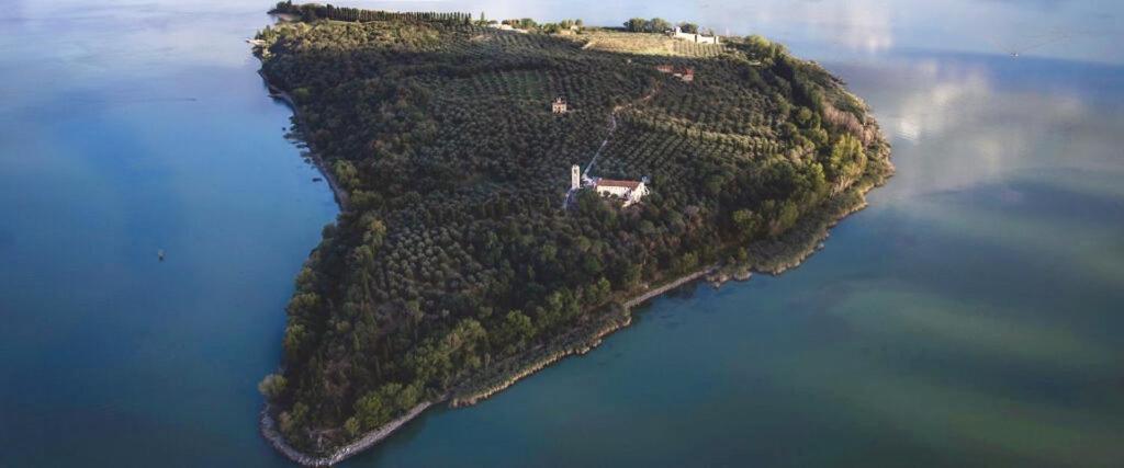 Isola Polvese Resort กัสติลโยเน เดล ลาโก ภายนอก รูปภาพ