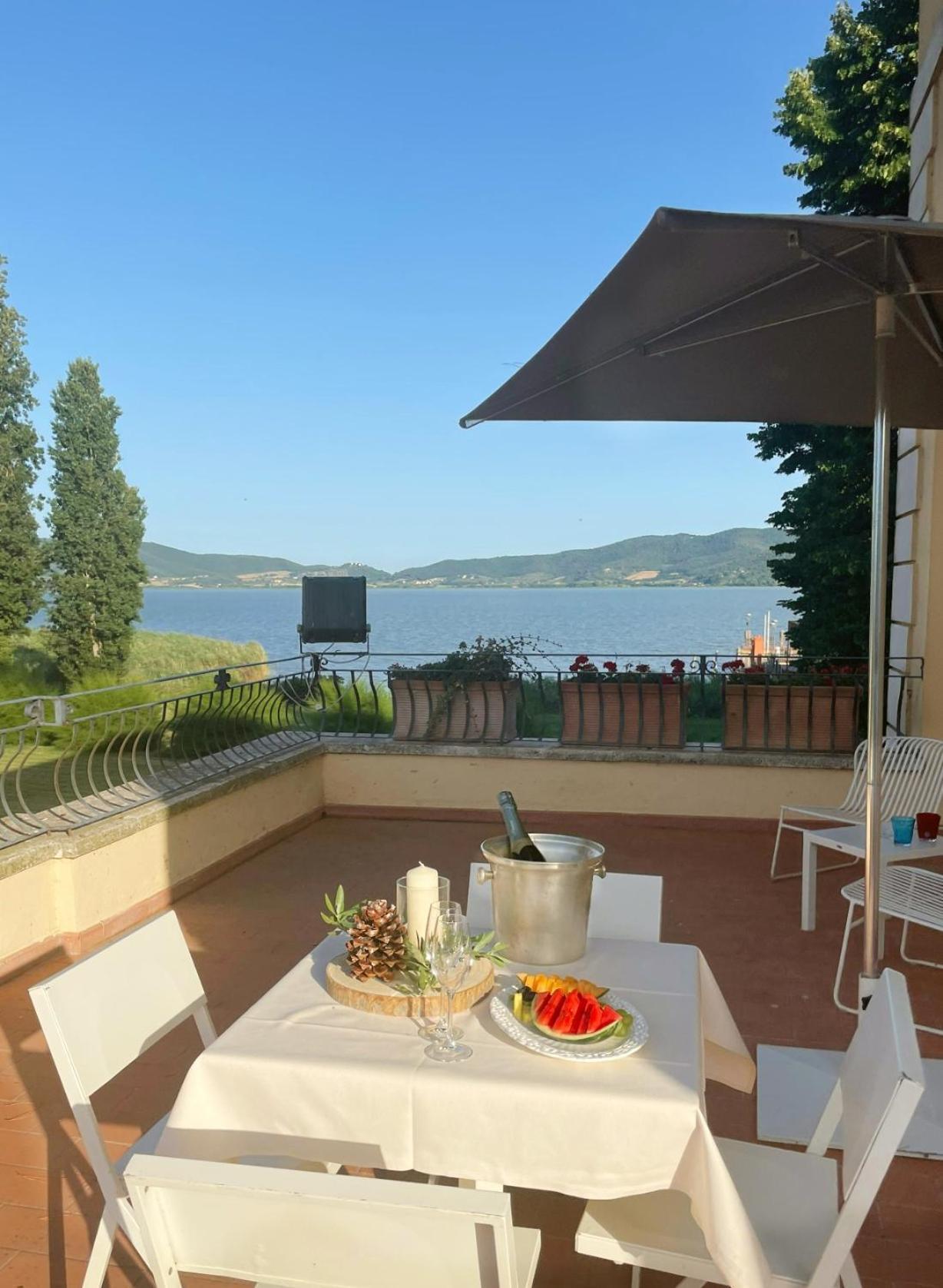 Isola Polvese Resort กัสติลโยเน เดล ลาโก ภายนอก รูปภาพ